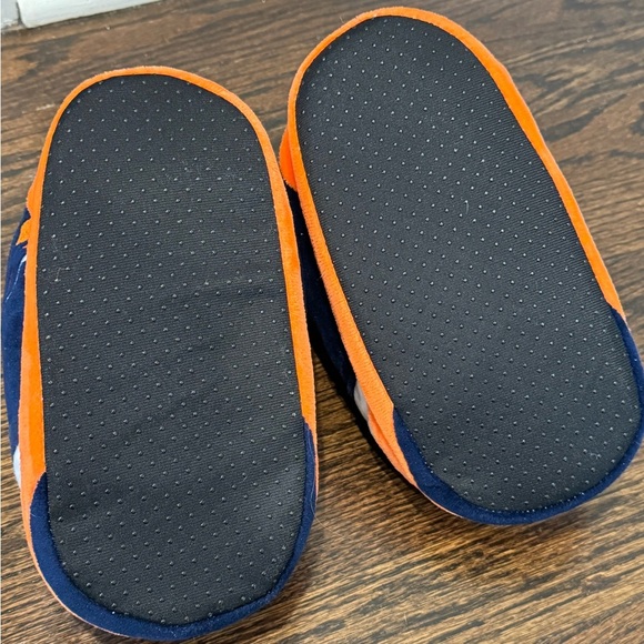 Foco Chicago Bears Plush Slippers youth size medium - Picture 6 of 8